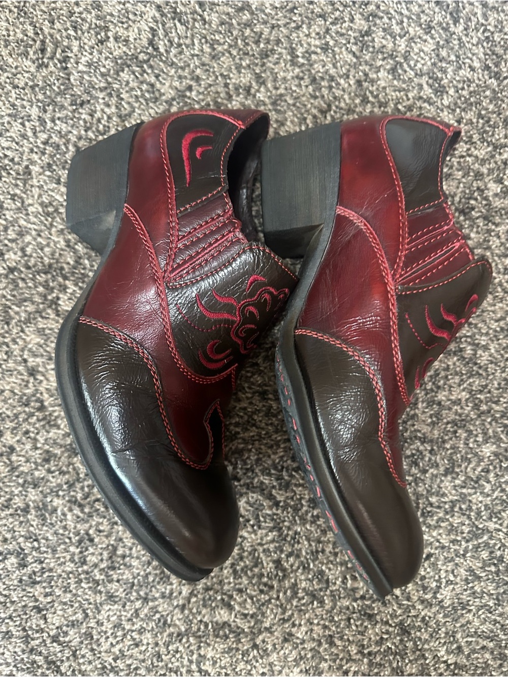 Women’s Born Amibeth Leather in Dark Brown/ Burgundy size 8, Western Ankle Boots - Picture 2 of 6